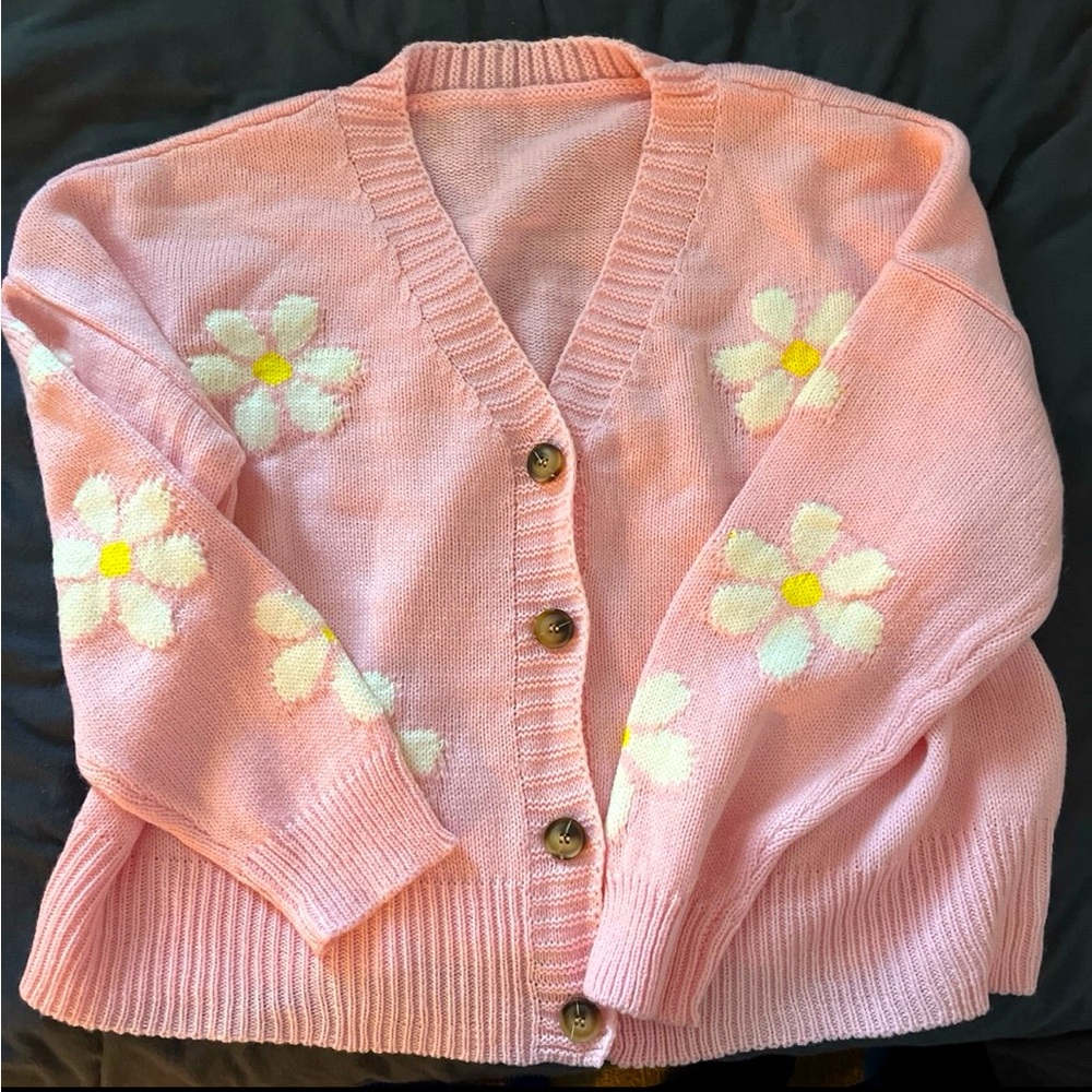 Cardigan sweater, pink with cute white flowers 🌸